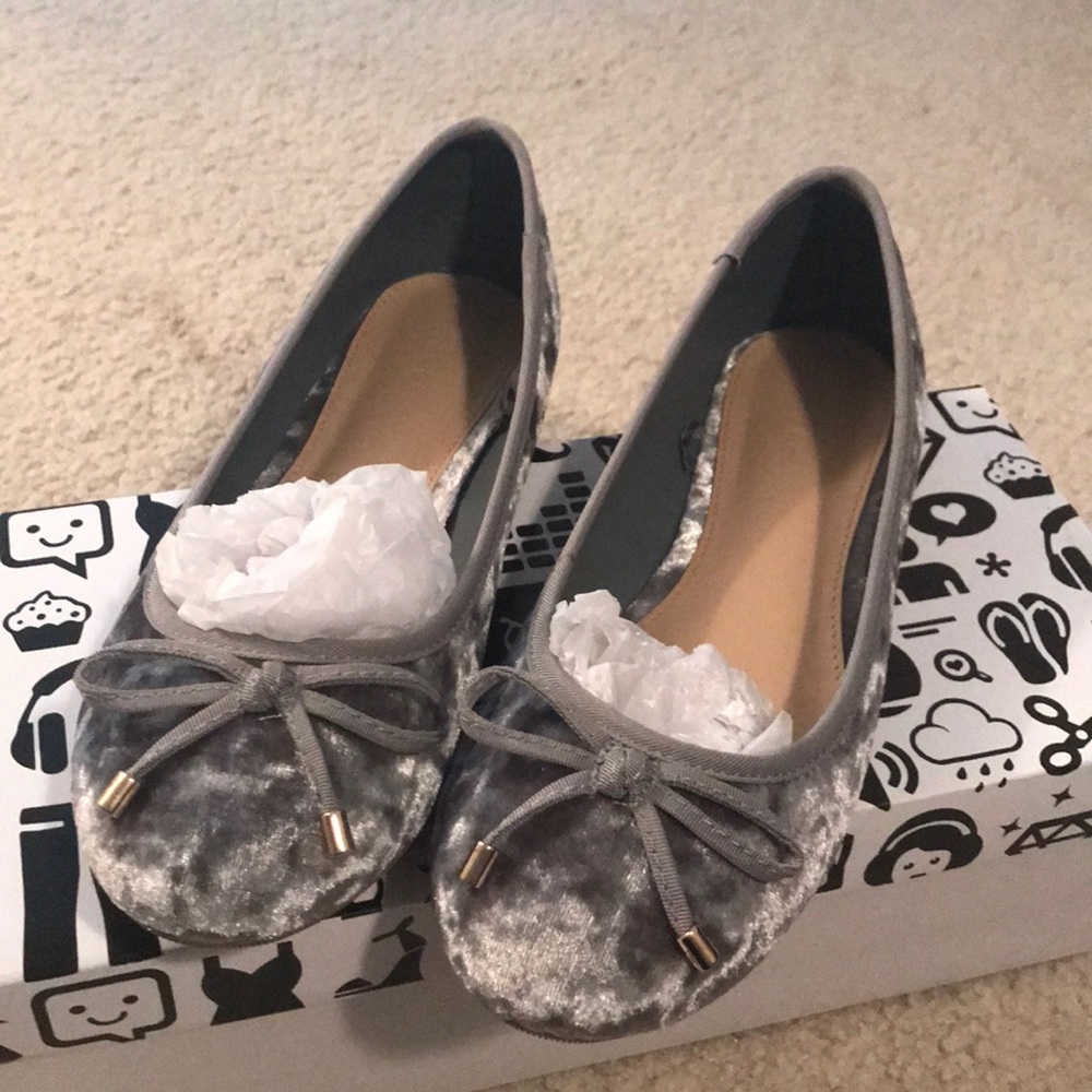 Bamboo silver velvet flats